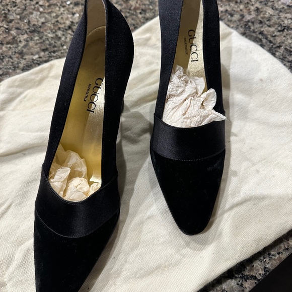 Vintage GUCCI satin pumps - Picture 1 of 4